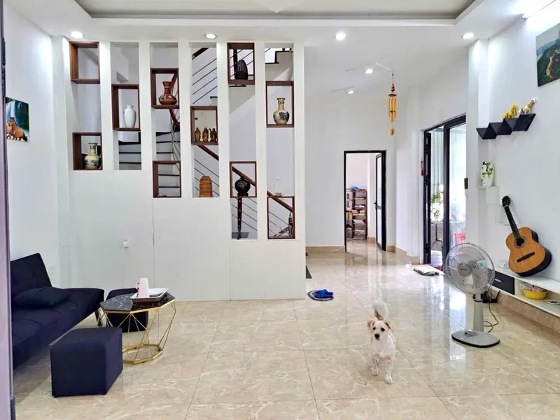 Bán nhà 4 tầng 54m2 tại phường Hồng Gai, Quảng Ninh giá 4.2 tỷ... Bán nhà riêng tại Hồng Gai, Quảng Ninh 01
