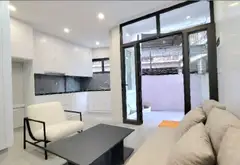 Nhà 5 tầng gần phố Nguyễn Thị Định, sân vườn trước nhà thoáng mát, giá ưu đãi... Bán nhà riêng tại Yên Hòa, Hà Nội 03