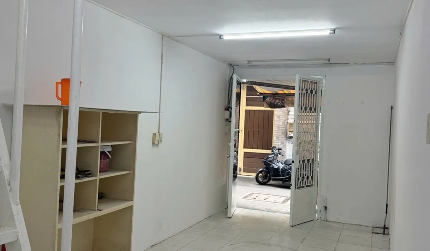 Nhà hiếm trung tâm quận 10 giá mềm - hẻm rộng xe tải ra vào thoải mái... Bán nhà riêng tại Diên Hồng, Hồ Chí Minh 01