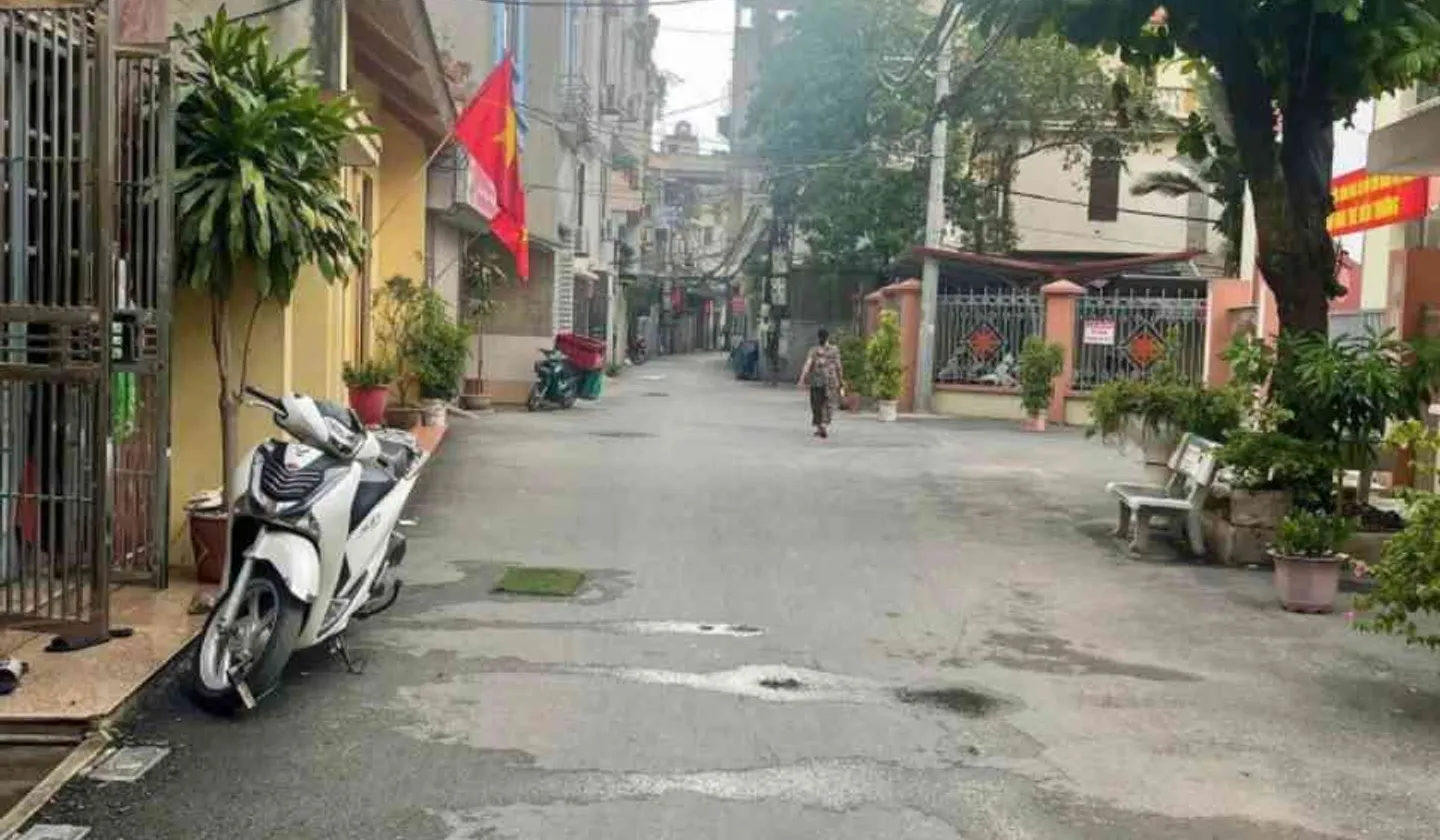 Bán Nhà KIM GIANG 44m ngõ Thông Rộng Ô tô qua nhà vài bước ra Ô Tô Tránh gần công viên Khu Đô Thị.... Bán nhà riêng tại Thanh Liệt, Hà Nội 01