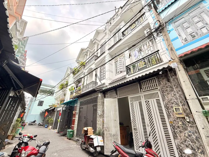 Nhà sổ riêng,ngang 4,2m +3 tầng, ô tô đỗ cửa ,Tân Chánh Hiệp 8, p Trung Mỹ Tây quận 12, giá 5.05 tỷ... Bán nhà riêng tại Trung Mỹ Tây, Hồ Chí Minh 01