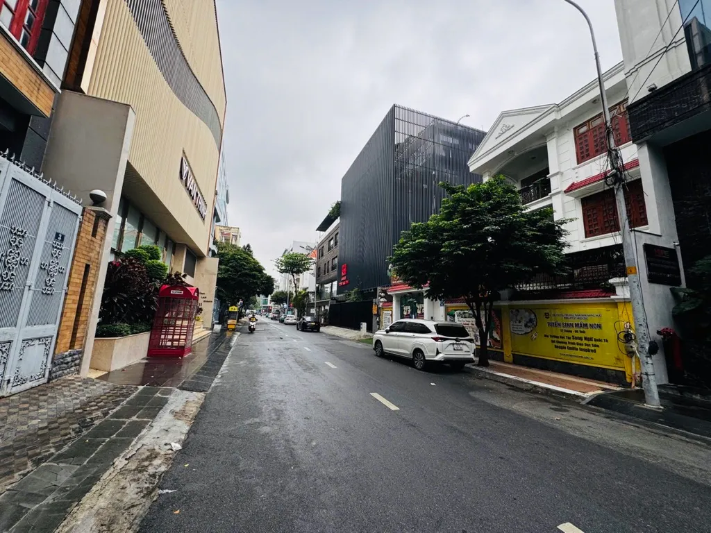 Bán nhà mặt phố diện tích 240m2, mặt tiền 15m gần sân bay... Bán nhà mặt phố tại Tân Sơn Hòa, Hồ Chí Minh 01