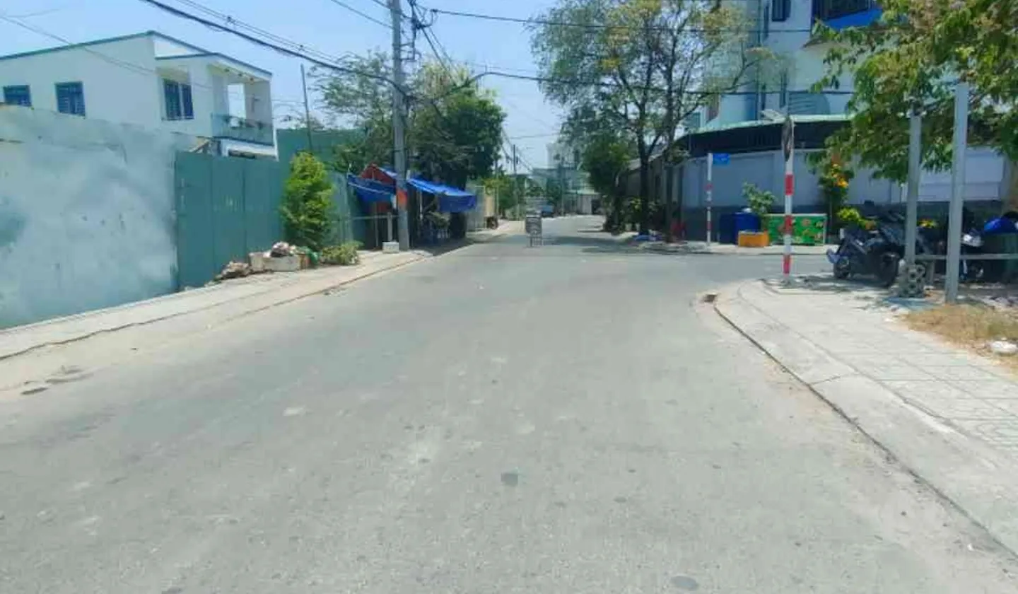 Bán đất 1400m2 tặng căn nhà 3 tầng, ngang 34m vuông đẹp, gần Tô Ký chỉ 38 tỷ TL... Bán nhà mặt phố tại Hóc Môn, Hồ Chí Minh 01