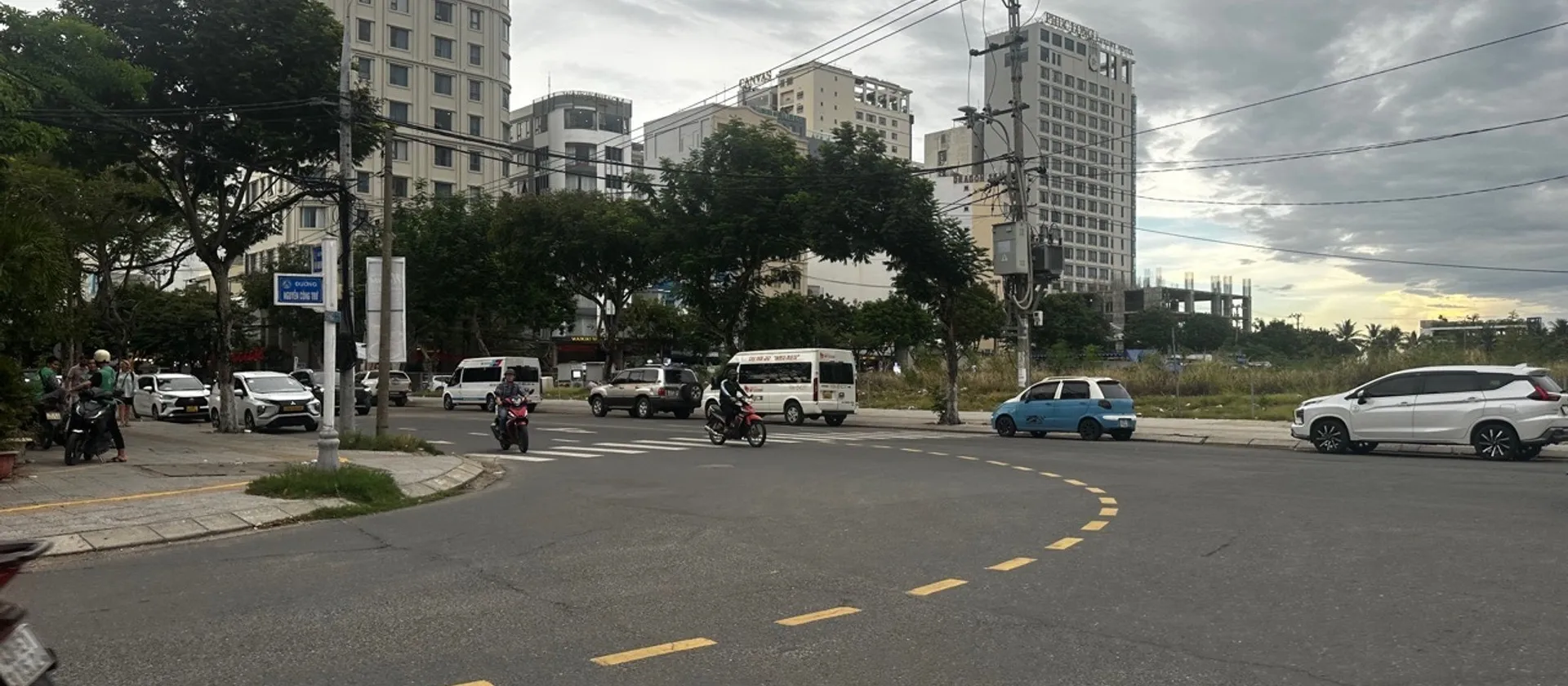 Bán nhà mặt phố diện tích 117m2 tại phường Nguyễn Công Trứ, Đà Nẵng, mặt tiền 5m, hướng Tây Bắc... Bán nhà mặt phố tại Sơn Trà, Đà Nẵng 01