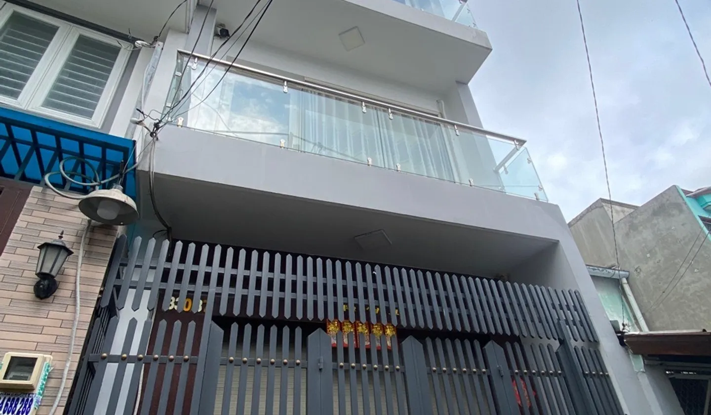 Bán nhà Ngay Tên lửa Chợ Bình Trị Đông 4 tầng 4 phòng ngủ quận Bình Tân hẻm xe hơi. Giá Cạnh Tranh.... Bán nhà riêng tại Bình Trị Đông, Hồ Chí Minh 01