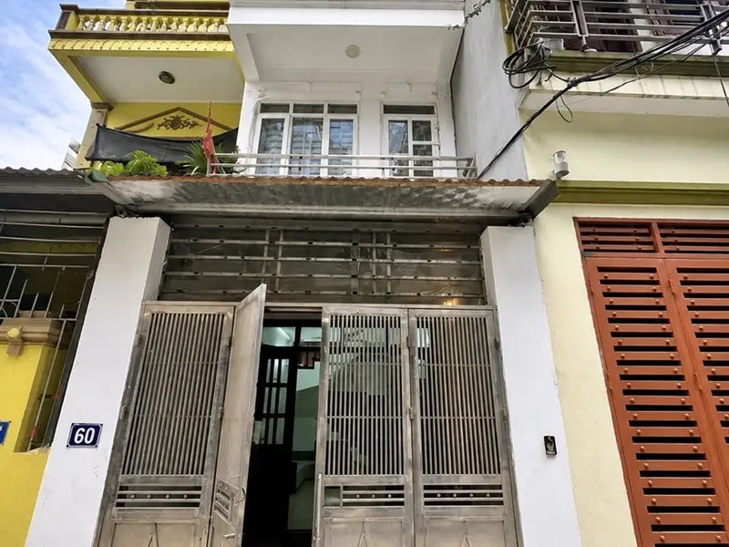 Bán nhà riêng 4 tầng tại Đức Giang, Long Biên với 6 phòng ngủ và ô tô vào nhà... Bán nhà riêng tại Việt Hưng, Hà Nội 01