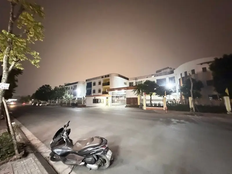 BÁN ĐẤT TÁI ĐỊNH CƯ NGỌC THỤY 120M2- MT 6.7m- MẶT ĐƯỜNG 10M- ỔNG TRƯỜNG HỌC - 58.5 Tỷ... Bán kho, nhà xưởng tại Bồ Đề, Hà Nội 01