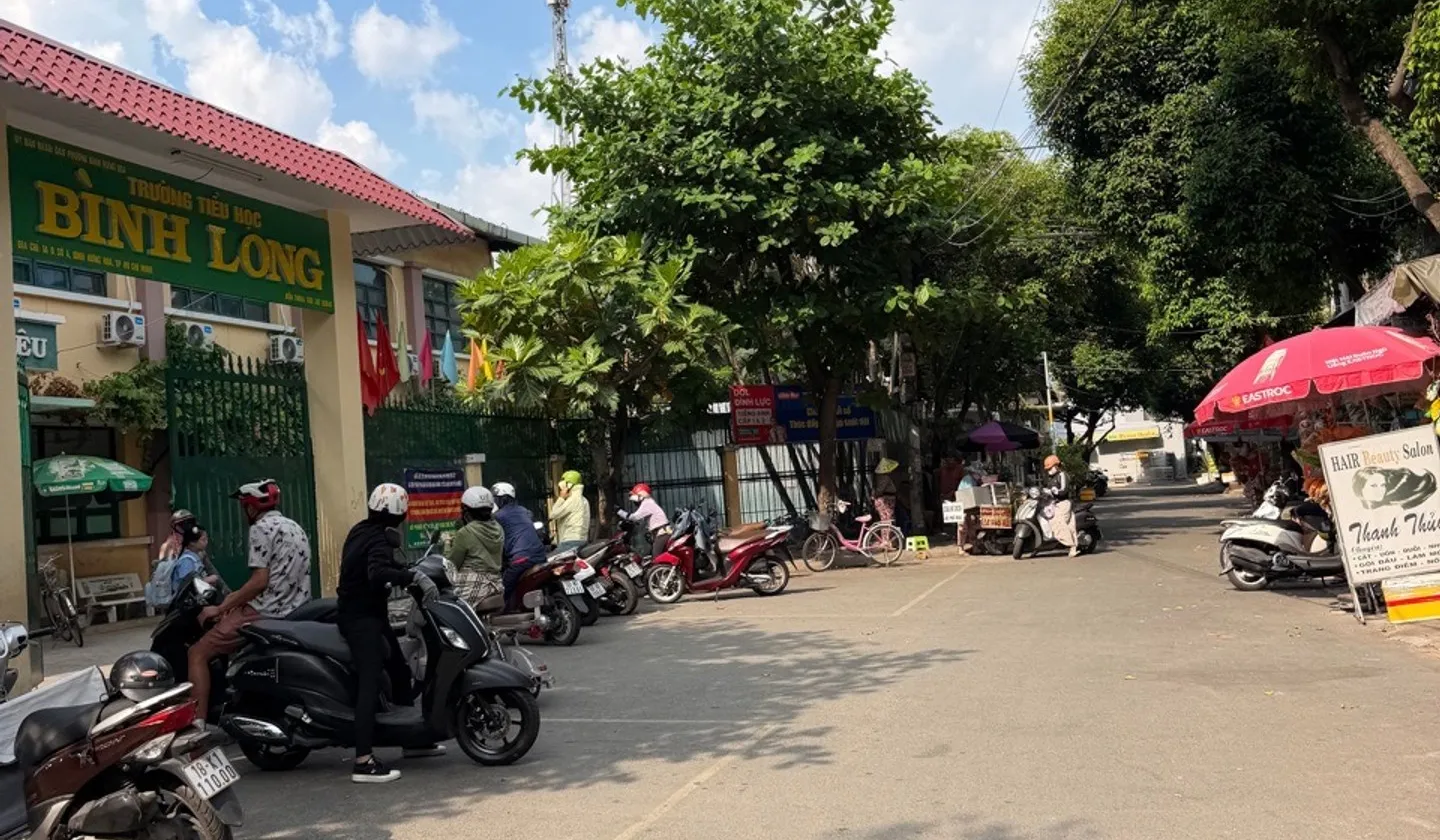 - Bình Tân giáp Tân Phú – Nhà 3 tầng đẹp 💰Chỉ 3.Xtỷ
Ngay trường tiểu học Bình Long... Bán nhà riêng tại Bình Hưng Hòa, Hồ Chí Minh 01