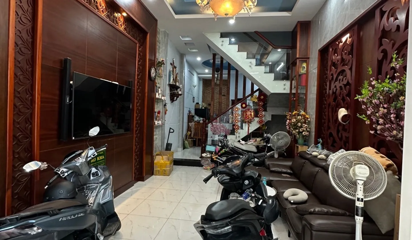 Bán nhà 4 tầng 5 phòng ngủ hẻm ô tô Quang Trung giá 7.6 tỷ, đầy đủ nội thất cơ bản... Bán nhà riêng tại An Hội Tây, Hồ Chí Minh 01