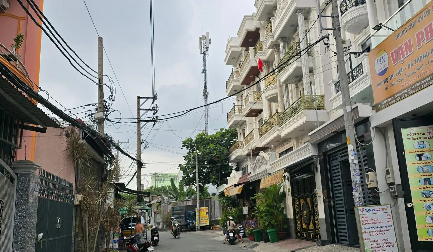 Nhà Hương lộ 2 -Bình Trị Đông - Bình Tân -diện tích 90m2 - hẻm 6m -... Bán nhà riêng tại Bình Trị Đông, Hồ Chí Minh 01