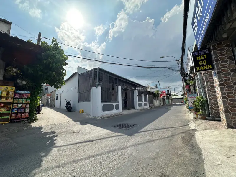 Bán nhà mặt phố lô góc 2 mặt tiền tại Linh Trung, diện tích 175m2, giá 13.9 tỷ đồng... Bán nhà mặt phố tại Linh Xuân, Hồ Chí Minh 01