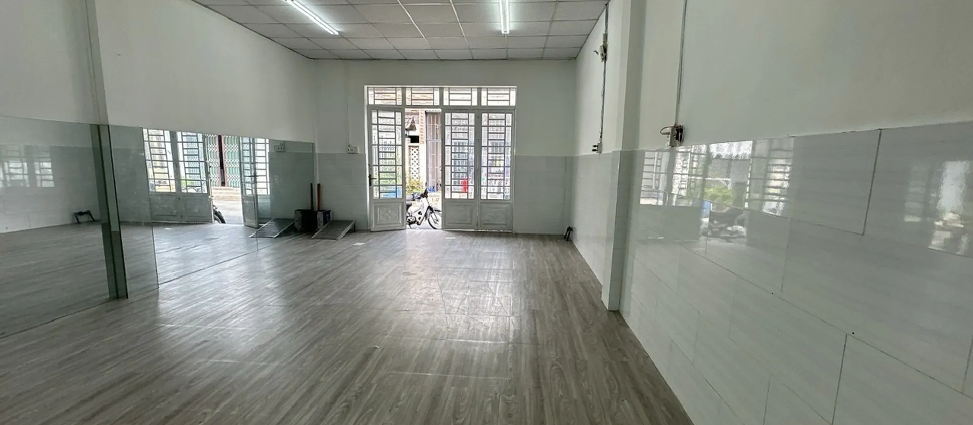 Nhà mặt phố 92m2 tại Tân Phú Quận 9 giá 6.8 tỷ... Bán nhà mặt phố tại Tân Phú, Hồ Chí Minh 01