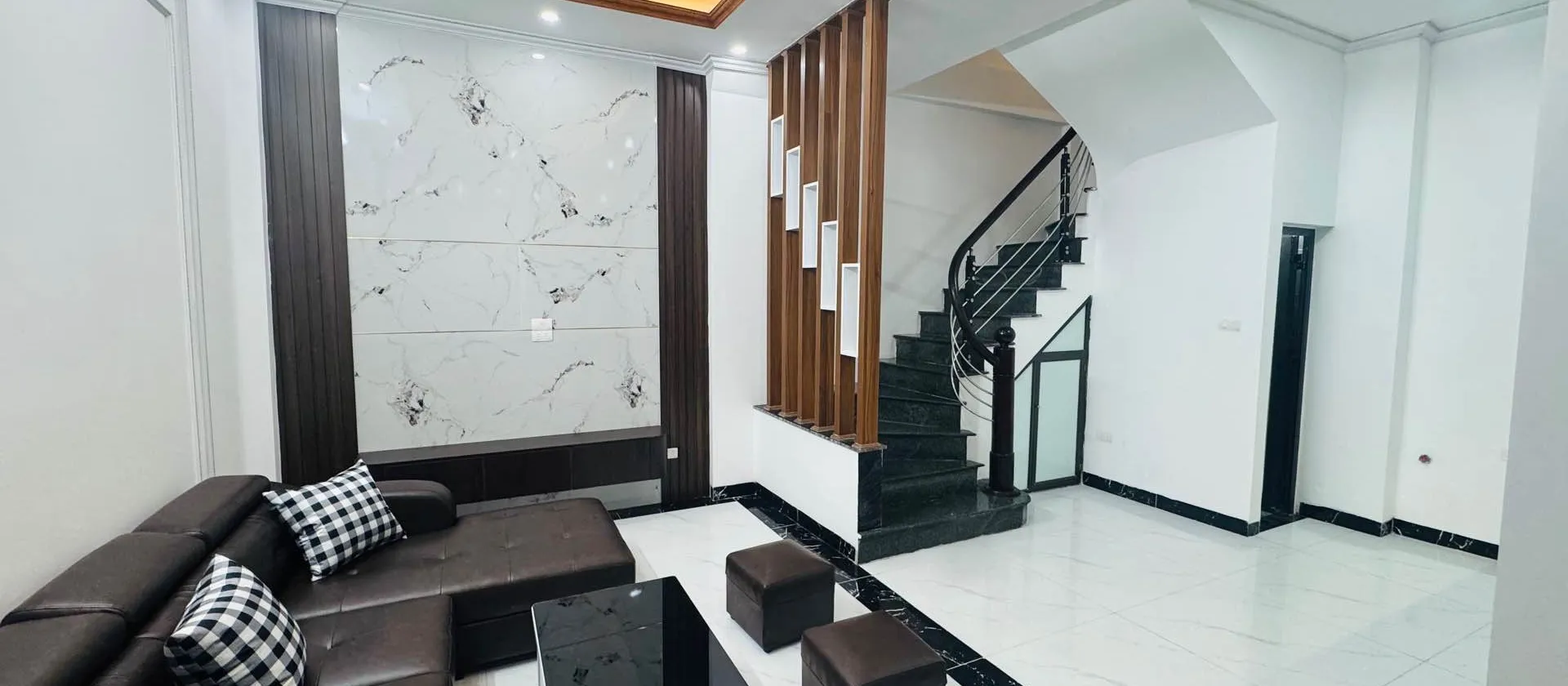 8,55 tỷ -Cơ hội sở hữu nhà 5 tầng vị trí vàng khu Hoàng Văn Thụ với giá ưu đãi hiếm có... Bán nhà riêng tại Tương Mai, Hà Nội 01