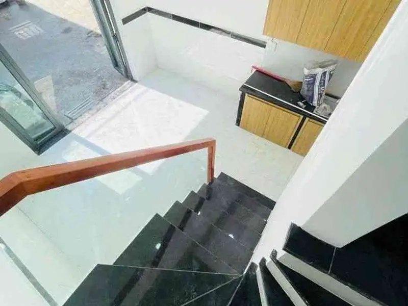 Bán nhà riêng 2 tầng mặt tiền rộng tại Lạc Long Quân, giá hấp dẫn... Bán nhà riêng tại Bảy Hiền, Hồ Chí Minh 01