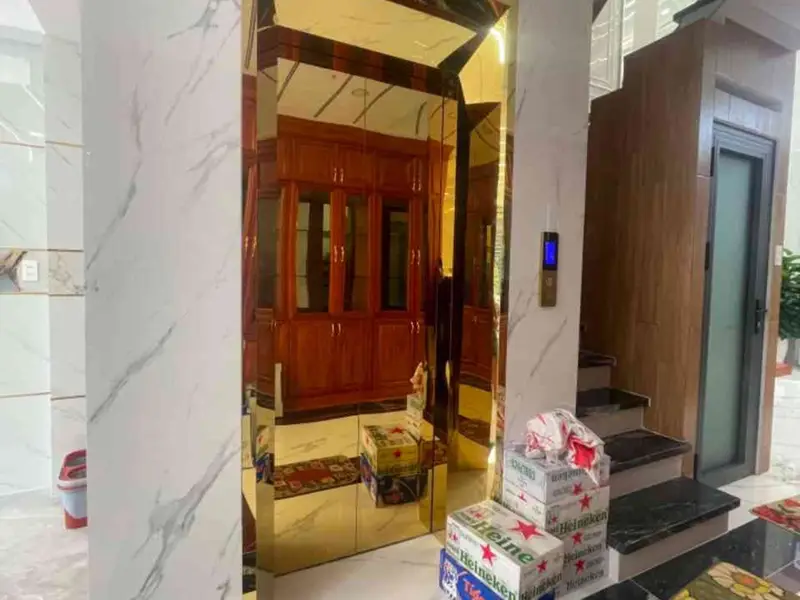 HẺM XE TẢI NHÀ MỚI XÂY CÓ THANG MÁY NỘI THẤT XỊN 4PN 7WC - 5Tầng-Ngang 4m - Bình Trị Đông- BÌNH TÂN... Bán nhà riêng tại Bình Trị Đông, Hồ Chí Minh 01