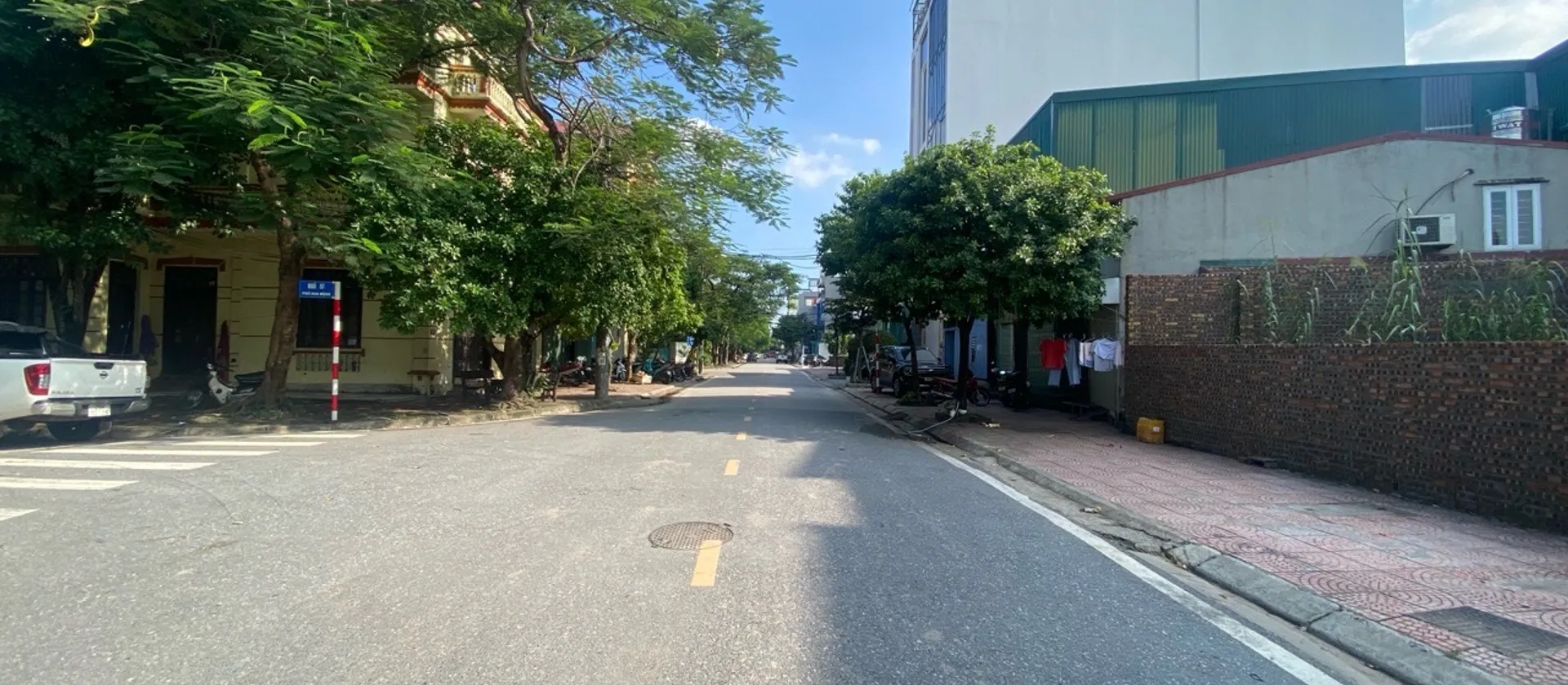 BÁN ĐẤT HOA ĐỘNG Long Biên 143mSIÊU PHẨM - CHỦ CẦN TIỀN BÁN GẤP MẶT TIỀN KHỔNG LỒ - VỈA HÈ ĐÁ BÓNG... Bán đất tại Long Biên, Hà Nội 01