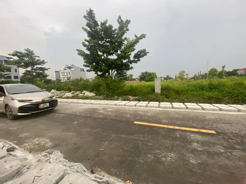CHỦ NGỘP BANK - CẦN BÁN GẤP ! 90M ĐẤU GIÁ NGAY SÁT UBND YÊN LÃNG – CHỈ 5,1 TỶ... Bán đất tại Yên Lãng, Hà Nội 01