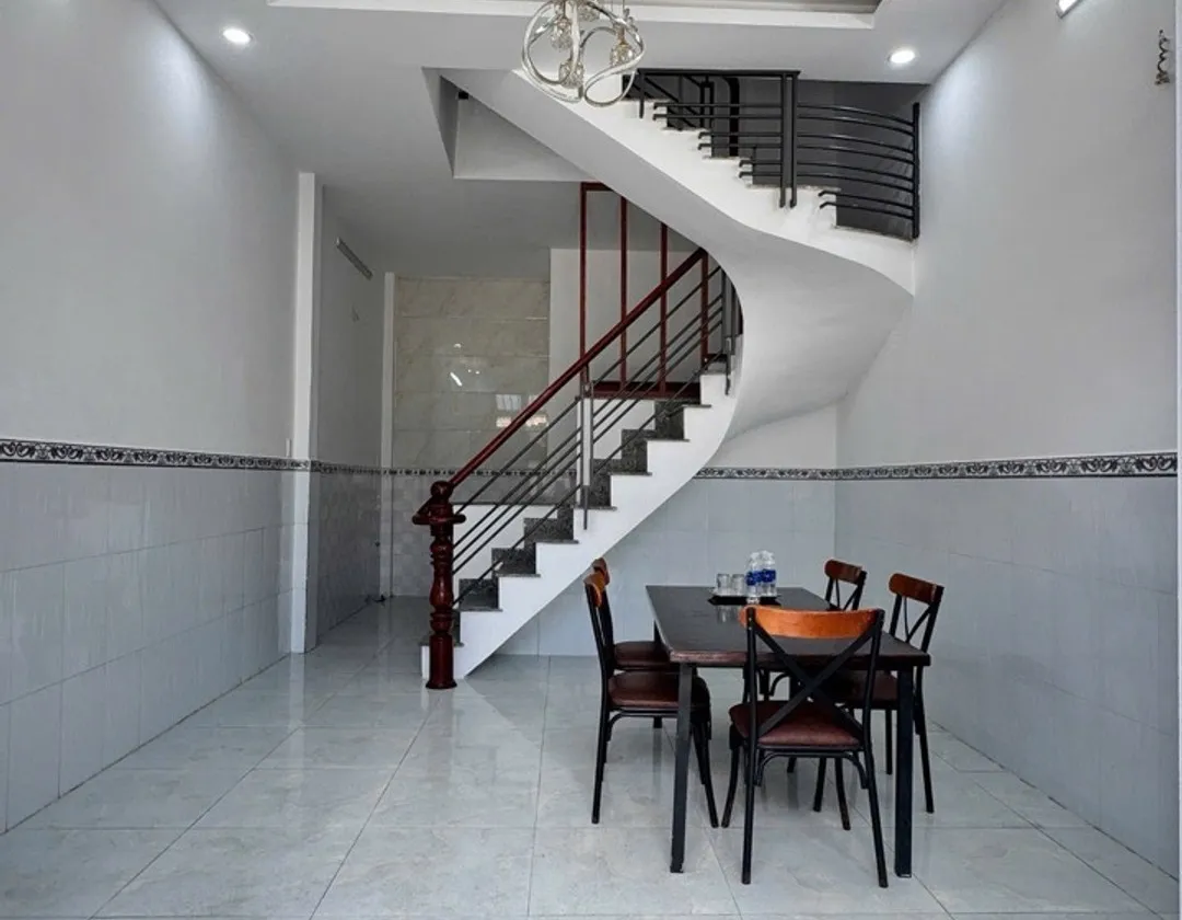 Bán nhà Bình Tân 4x10m, 1 lầu, hẻm ô tô thông, giá 3,8 tỷ... Bán nhà mặt phố tại Bình Tân, Hồ Chí Minh 01