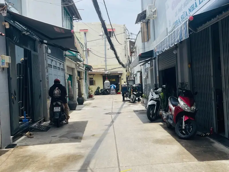 Nhà sạch đẹp 3 tầng giá hời tại Lạc Long Quân... Bán nhà riêng tại Bảy Hiền, Hồ Chí Minh 01