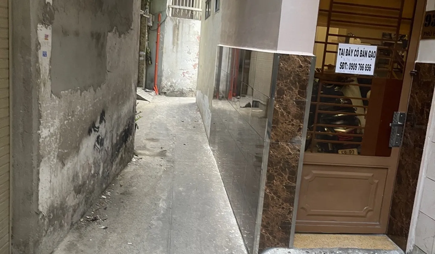 Nhà 3 tầng 2 phòng ngủ, hẻm ba gác Phú Hoà, Tân Bình giá 4.7 tỷ... Bán nhà riêng tại Tân Hòa, Hồ Chí Minh 01