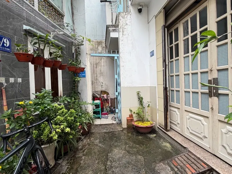 Nhà 2 tầng BTCT gần mặt tiền, sân để xe, phường 10 Tân Bình... Bán nhà riêng tại Bảy Hiền, Hồ Chí Minh 01
