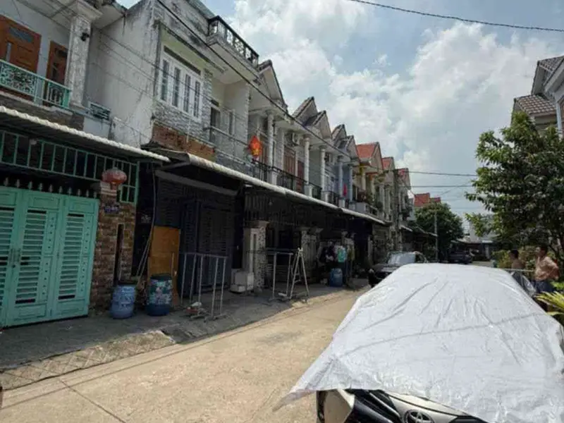 BÁN NHÀ 2 TẦNG ĐÔNG HÒA P DĨ AN – GẦN ĐHQG TP.HCM – 60,5M² FULL THỔ CƯ , ĐƯỜNG 8M , CHỈ 4.65 TỶ.... Bán nhà riêng tại Dĩ An, Hồ Chí Minh 01