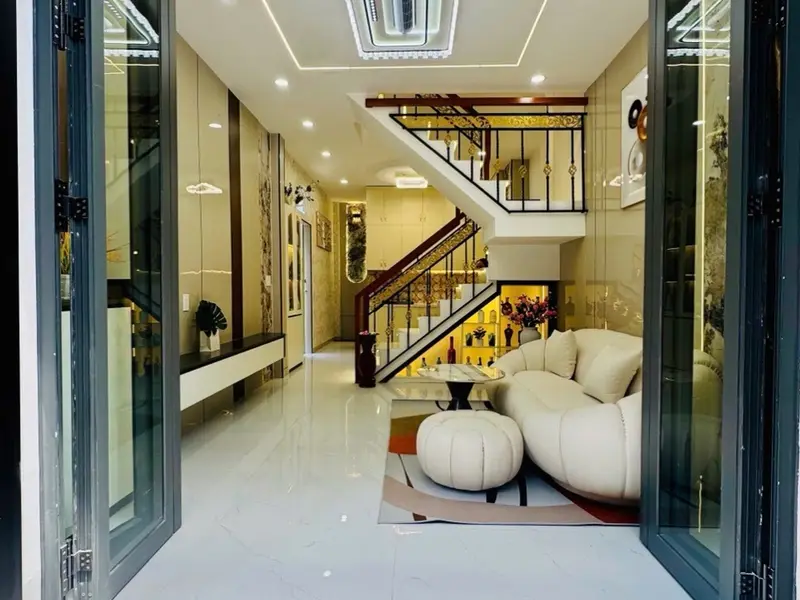 Cơ hội hiếm có: Nhà góc 2 mặt thoáng tại Âu Dương Lân chỉ 5.28 tỷ... Bán nhà riêng tại Chánh Hưng, Hồ Chí Minh 01