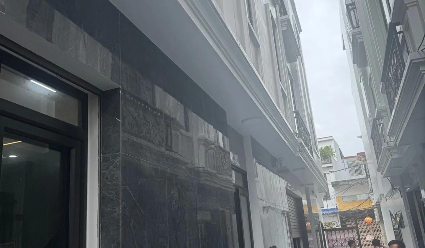 Nhà riêng 3 tầng khu vực Kiến An với mặt tiền rộng và ô tô đỗ cửa... Bán nhà riêng tại Kiến An, Hải Phòng 01