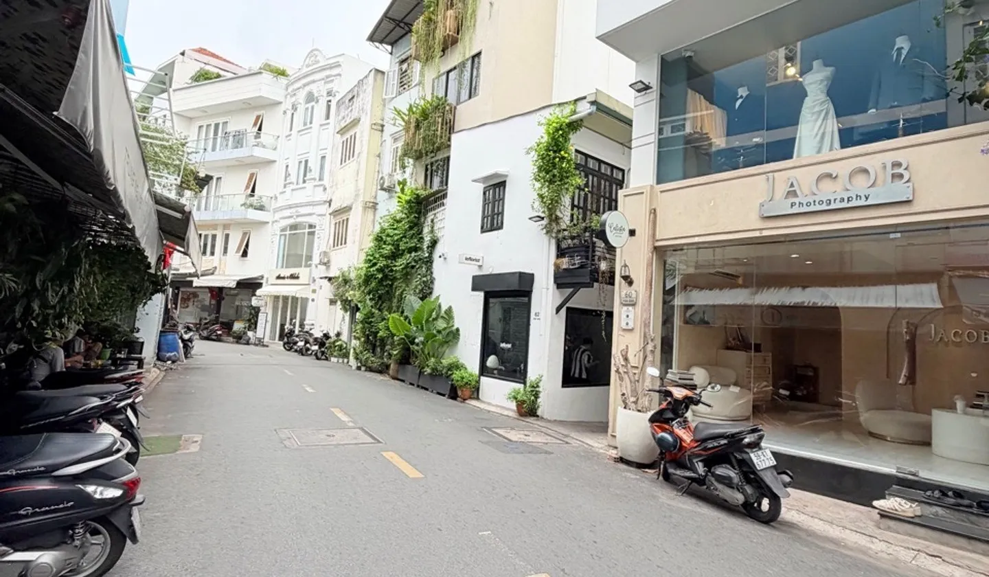 Nhà 2 Mặt Hẻm Trung Tâm Phú Nhuận, Ô Tô Vào Nhà... Bán nhà mặt phố tại Cầu Kiệu, Hồ Chí Minh 01