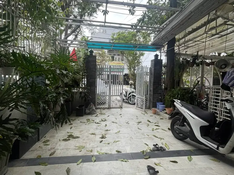 Bán nhà mặt phố 3 tầng tại phường Nguyễn Sáng, diện tích 100m2, vị trí trung tâm gần biển... Bán nhà mặt phố tại Sơn Trà, Đà Nẵng 01