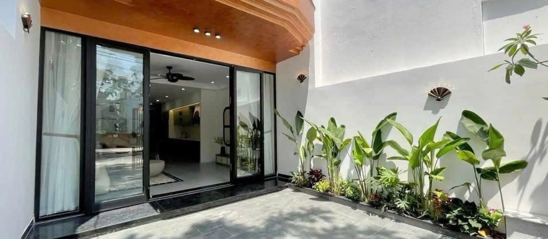 Bán nhà mặt phố tại khu đô thị Hòa Xuân, Quận Cẩm Lệ, Đà Nẵng, diện tích 100m2... Bán nhà mặt phố tại Hòa Xuân, Đà Nẵng 01