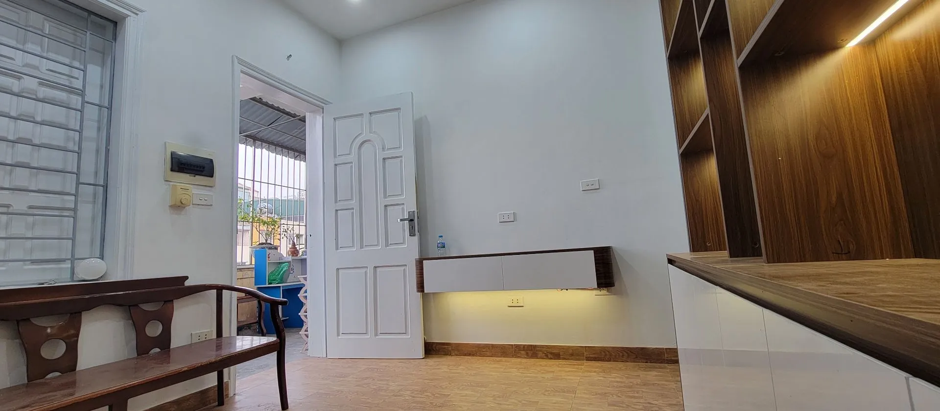 TẬP THỂ MAI DỊCH ĐẸP NHƯ CHUNG CƯ –70m –3 ngủ- FULL NỘI THẤT – OTO ĐỖ CỬA – VIEW THOÁNG, Ful đồ... Bán căn hộ chung cư tại Phú Diễn, Hà Nội 01