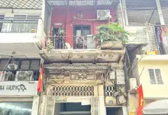 Bán nhà mặt phố tại quận Hoàn Kiếm, diện tích 23.4 m2, mặt tiền 3.5 m, pháp lý sổ đỏ rõ ràng... Bán nhà mặt phố tại Hoàn Kiếm, Hà Nội 02