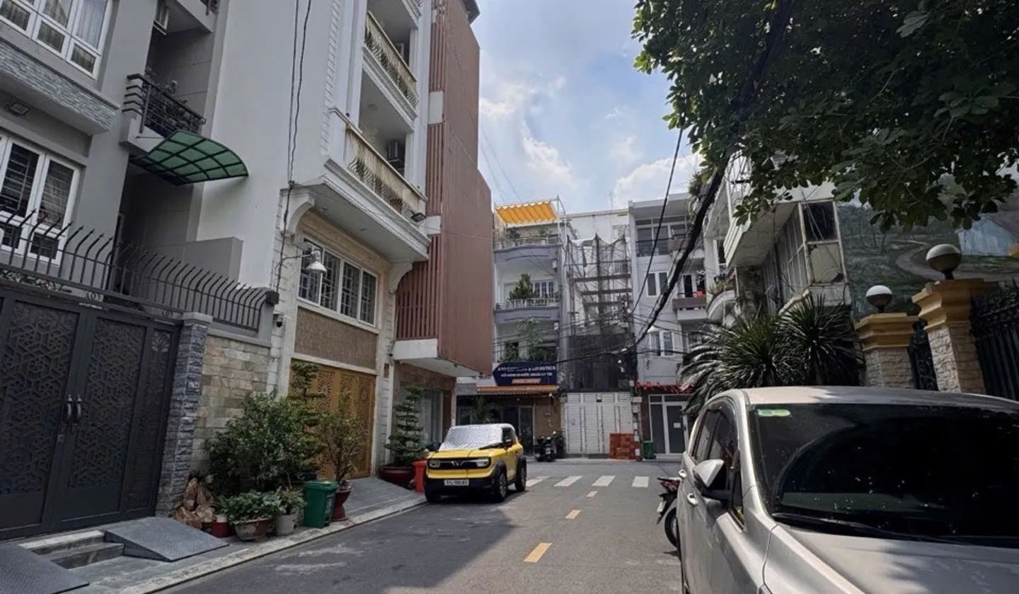 Bán nhà mặt phố 4 tầng diện tích 250m2 tại Tân Bình... Bán nhà mặt phố tại Bảy Hiền, Hồ Chí Minh 01