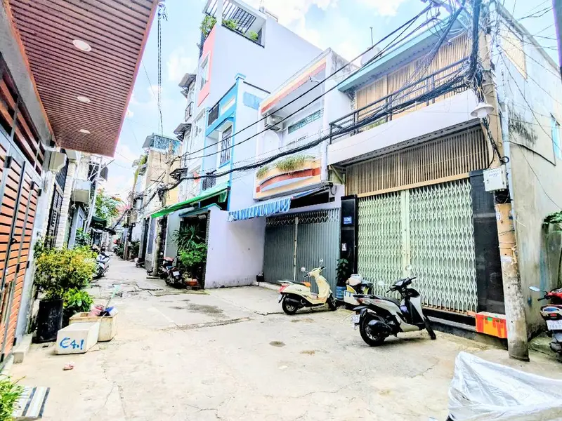 Cơ hội vàng sở hữu căn góc 2 tầng vị trí đẹp Lạc Long Quân quận Tân Bình với giá cực tốt... Bán owner_side tại Bảy Hiền, Hồ Chí Minh 01