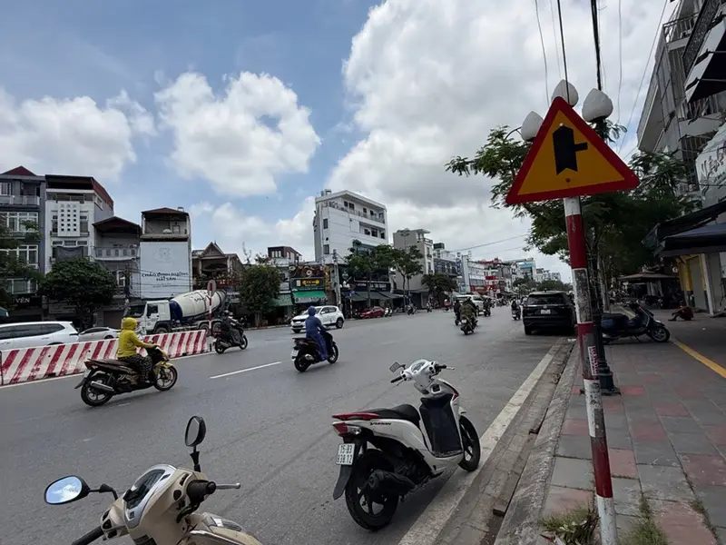 Bán nhà mặt phố Hồ Sen, Lê Chân, Hải Phòng, mặt tiền rộng, kinh doanh sầm uất... Bán nhà mặt phố tại Lê Chân, Hải Phòng 01