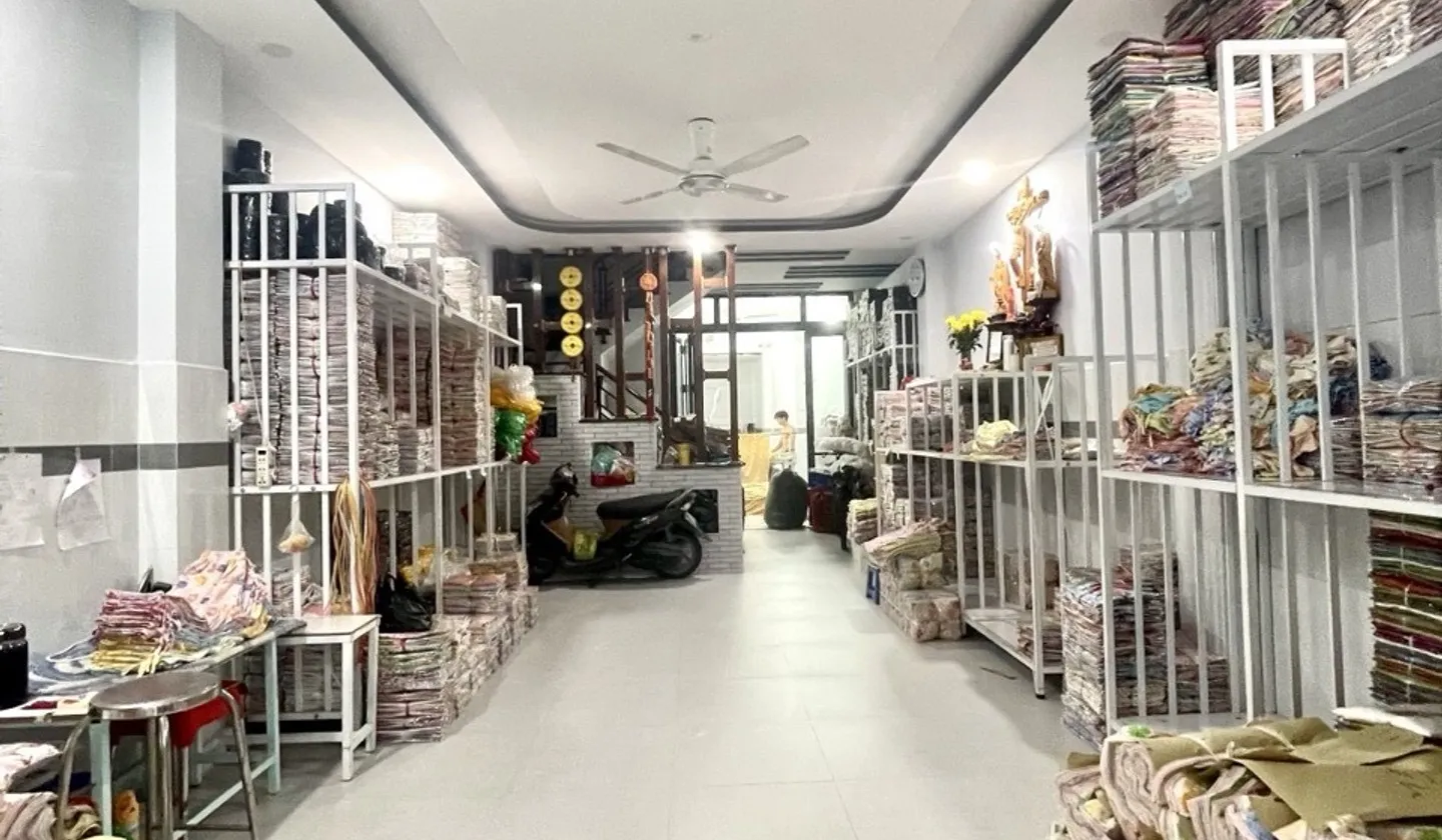 Nhà siêu mới, rộng rãi, sẵn tiện nghi đón bạn về ở ngay!... Bán nhà riêng tại Tân Sơn Nhất, Hồ Chí Minh 01