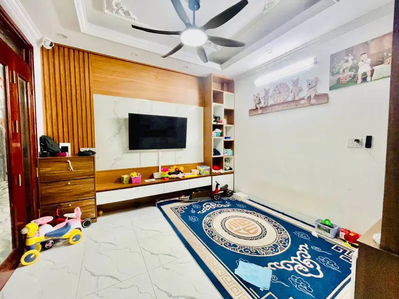 Nhà 5 tầng xinh xắn, gần đường ô tô, sổ đỏ chính chủ, giao dịch nhanh chóng.... Bán nhà riêng tại Định Công, Hà Nội 01