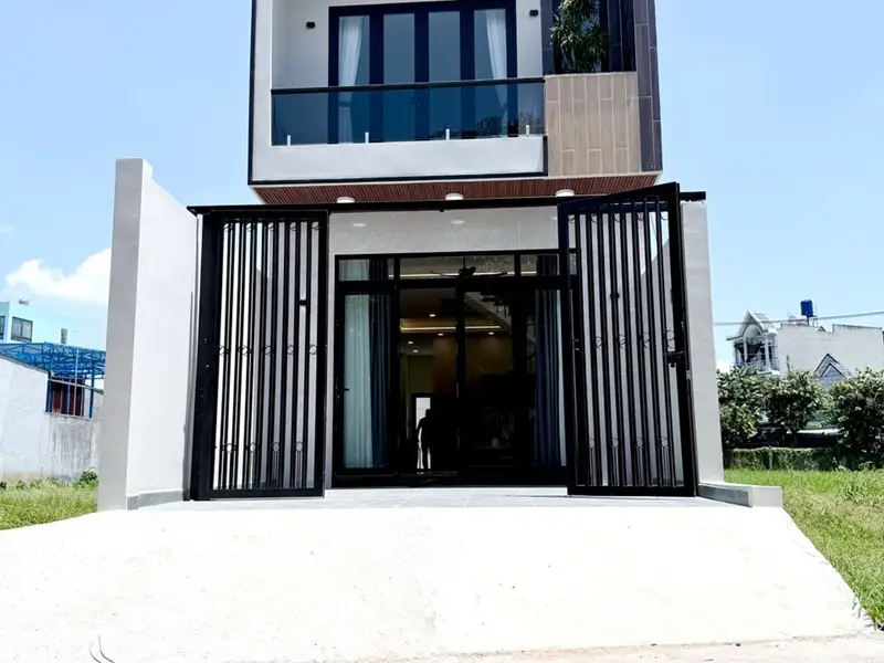 Bán nhà riêng 2 tầng, 100m2 tại phường Trương Thị Như, hẻm ôtô tránh, giá 5.6 tỷ... Bán nhà riêng tại Xuân Thới Sơn, Hồ Chí Minh 01