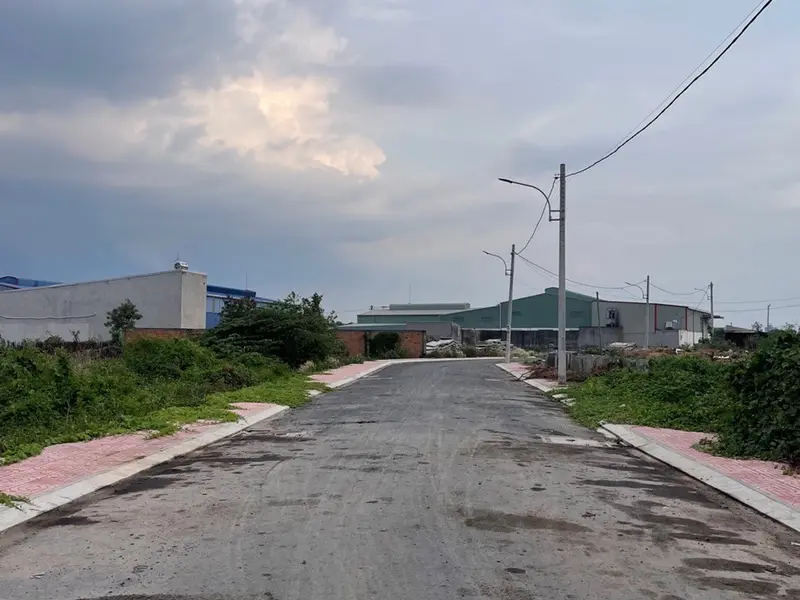 Bán lô đất sát Mặt tiền kênh Tham Lương. 70,1m2 ngang 4,52m full thổ cư giá chỉ 3.550ty... Bán đất tại Bình Tân, Hồ Chí Minh 01