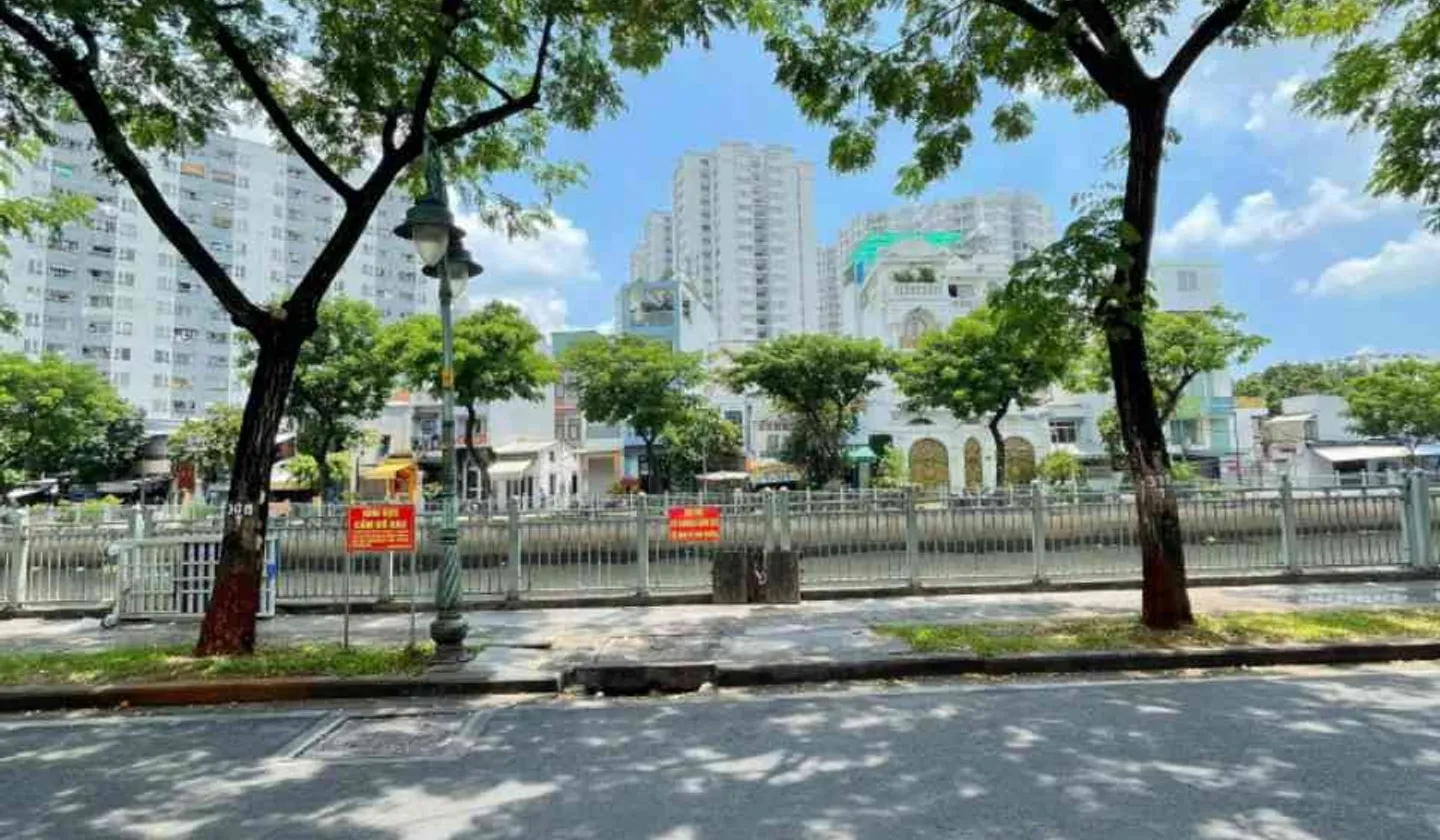 Nhà 2 tầng 17.4m2 gần trung tâm Quận 6, giá 2.3 tỷ... Bán nhà riêng tại Bình Tiên, Hồ Chí Minh 01