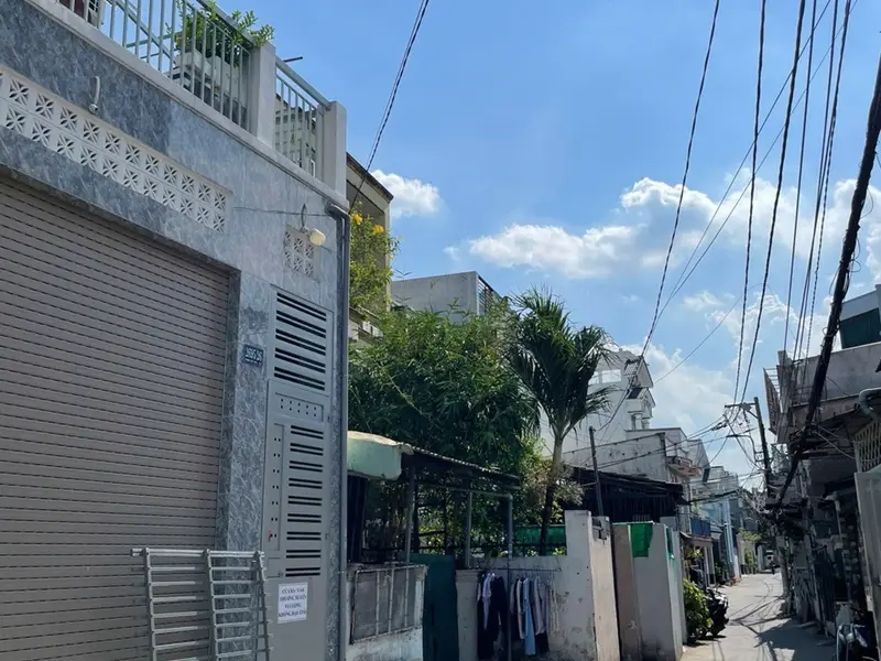 Nhà 2 tầng 2 phòng ngủ diện tích 40m2 ở quận trung tâm... Bán nhà riêng tại Bình Đông, Hồ Chí Minh 01