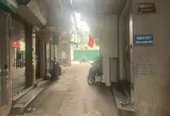 Bán nhà nhỏ 3 tầng gần Vinhomes Mastery Hà Nội, sổ đỏ chính chủ... Bán nhà riêng tại Khương Đình, Hà Nội 01