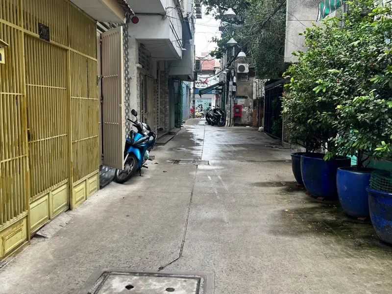 Diện tích: 3,2m × 8m • Kết cấu: 1 trệt + 2 lầu + sân thượng • Diện tích sàn đã hoàn công: 81m²... Bán nhà riêng tại Chợ Quán, Hồ Chí Minh 01