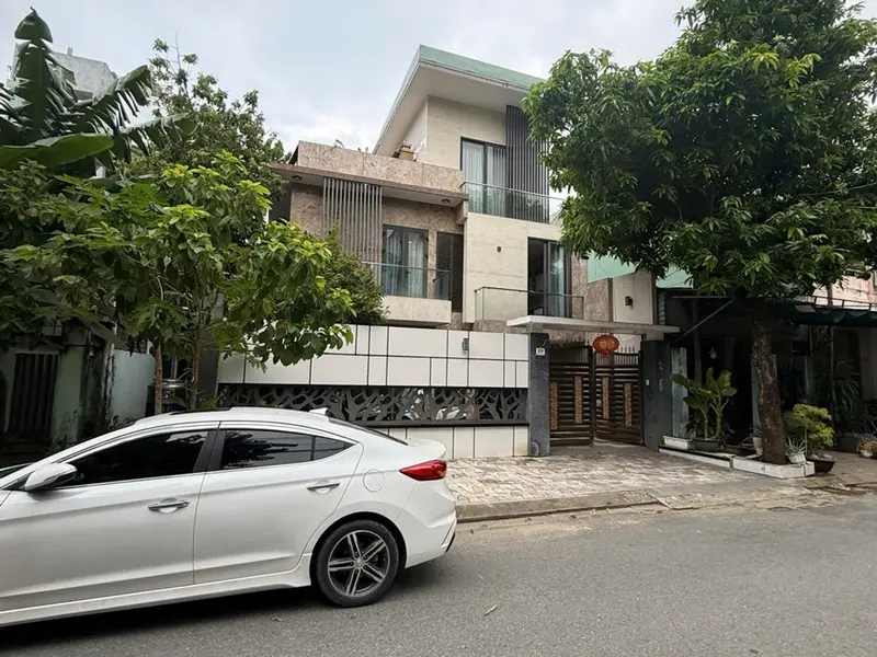 Bán biệt thự 3 tầng diện tích 194m² tại Hòa Khánh, giá 15,5 tỷ... Bán nhà mặt phố tại Hòa Khánh, Đà Nẵng 01