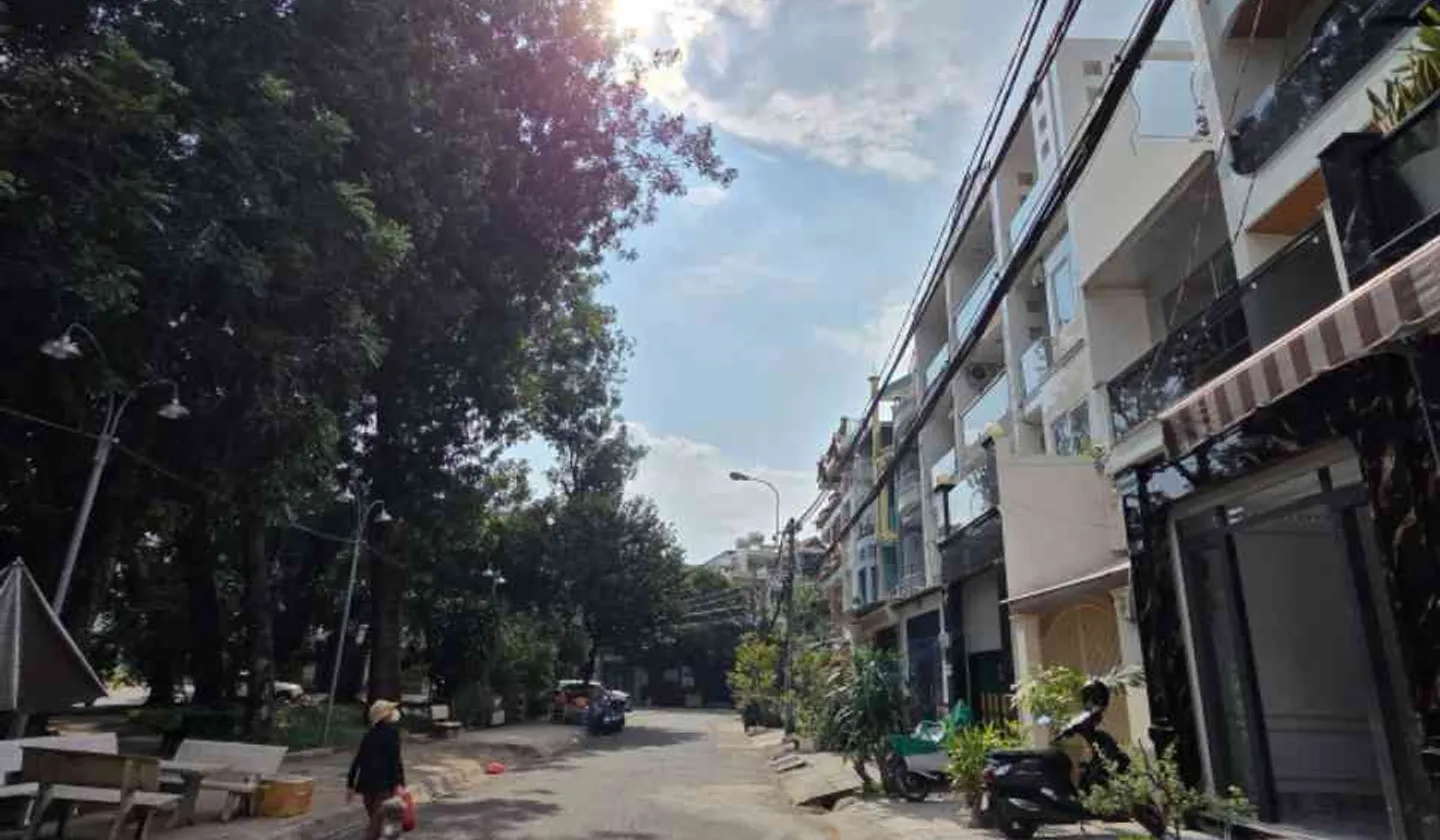 Nhà mặt phố Tên Lửa 4 tầng mới 100%, thang máy, giá 13.75 tỷ... Bán nhà mặt phố tại An Lạc, Hồ Chí Minh 01
