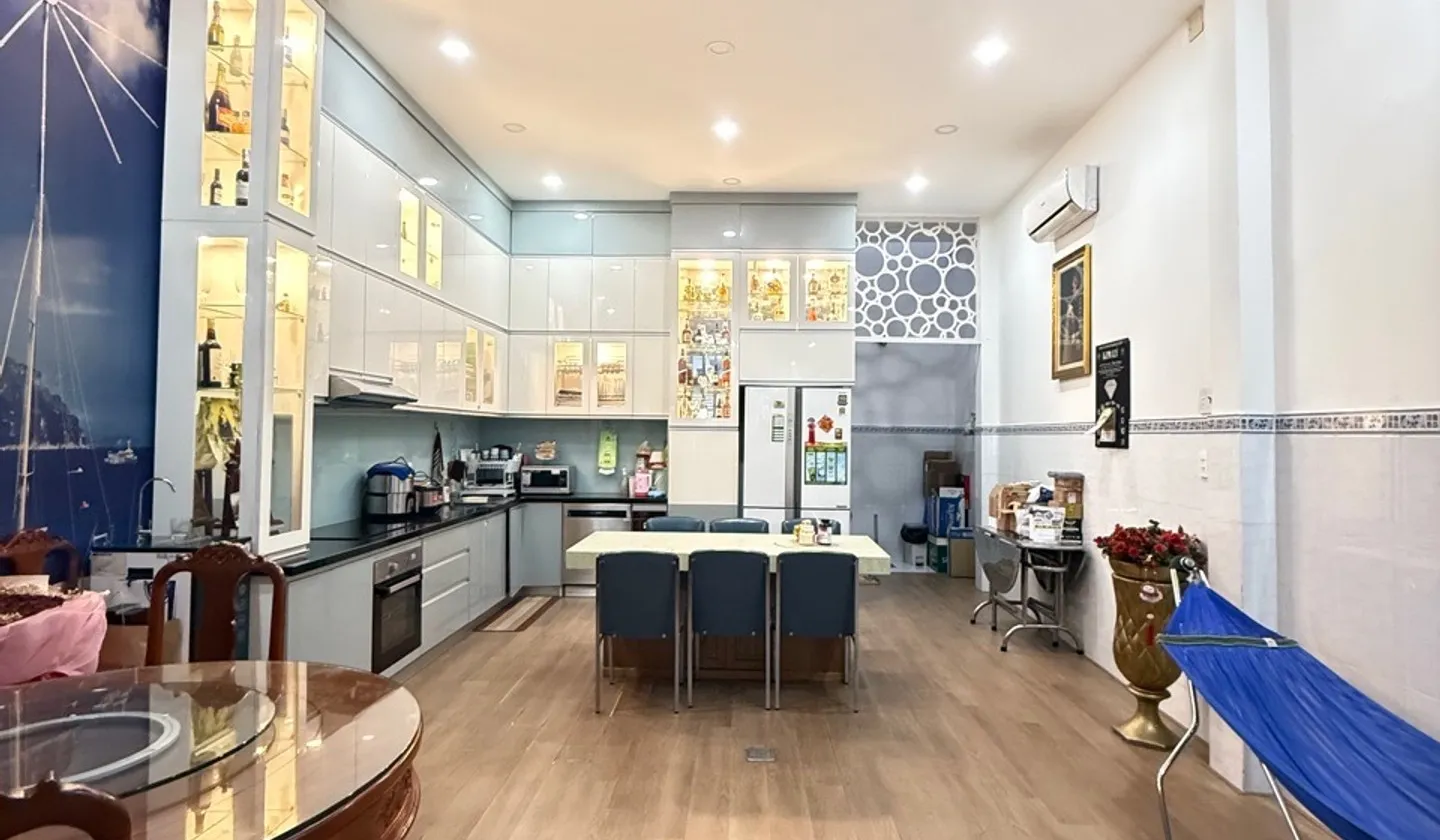 Kế Emart, Hxh 4 tầng 6 phòng ngủ diện tích 91m2 ở Gò Vấp... Bán nhà riêng tại An Hội Tây, Hồ Chí Minh 01