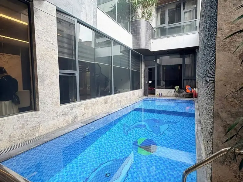 Biệt thự cao cấp với hồ bơi trong nhà và thang máy tại quận Hồng Bàng... Bán bất động sản khác tại Hồng Bàng, Hải Phòng 01