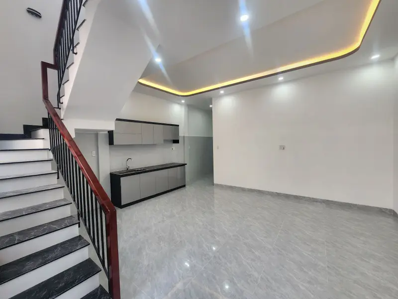 🏡 **MỘT CĂN NHÀ, HAI THẾ HỆ Ở CHUNG VẪN RẤT THOẢI MÁI…**... Bán nhà riêng tại Cẩm Lệ, Đà Nẵng 01