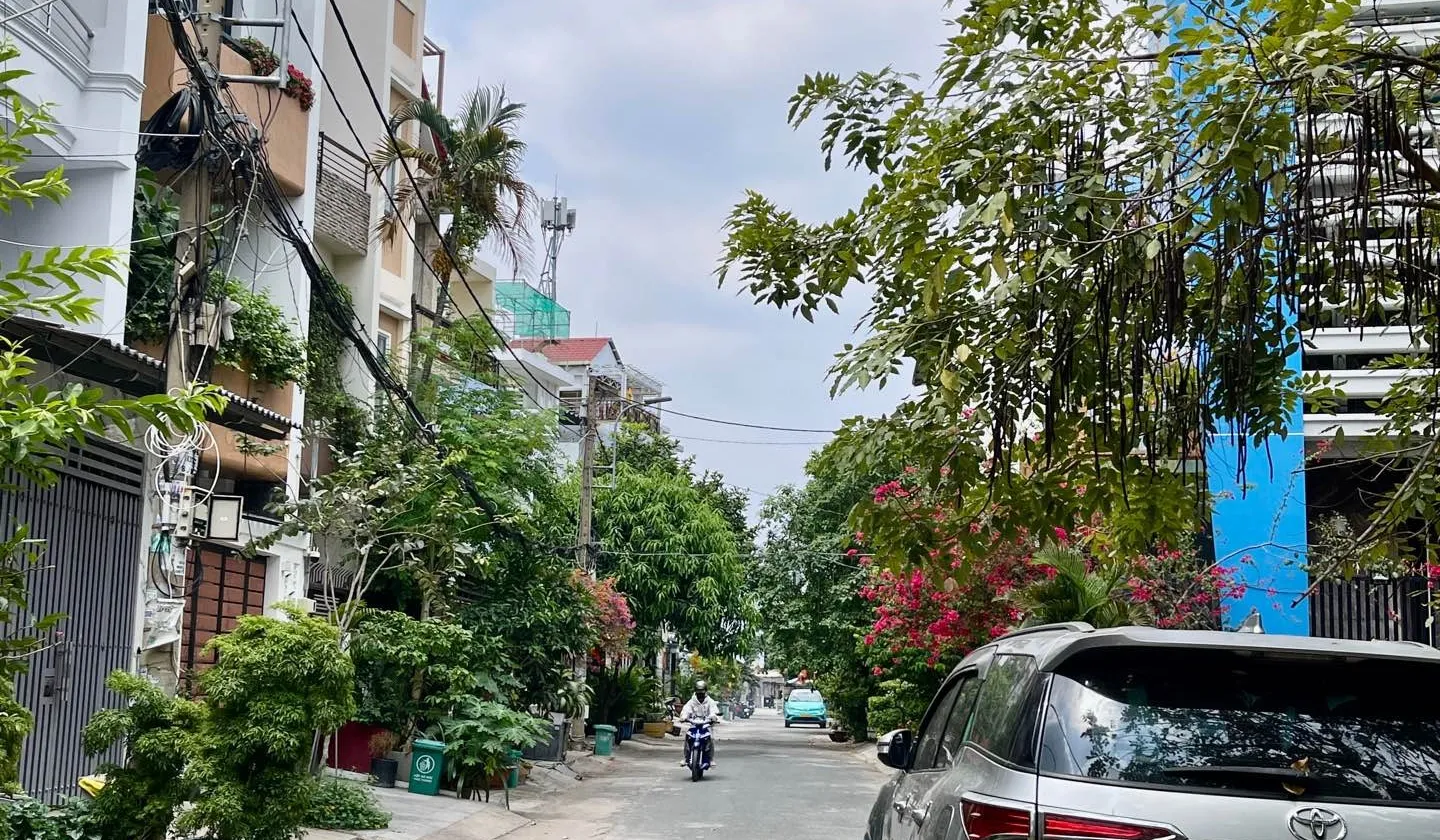 Bán nhà 3 tầng Emart Phan Huy Ích, Đường 6m,diện tích 84m2 giá 10,1 tỷ... Bán nhà riêng tại An Hội Tây, Hồ Chí Minh 01